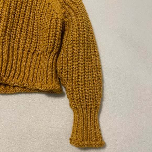 H&M Orange Knit Cropped Sweater - Picture 3 of 4